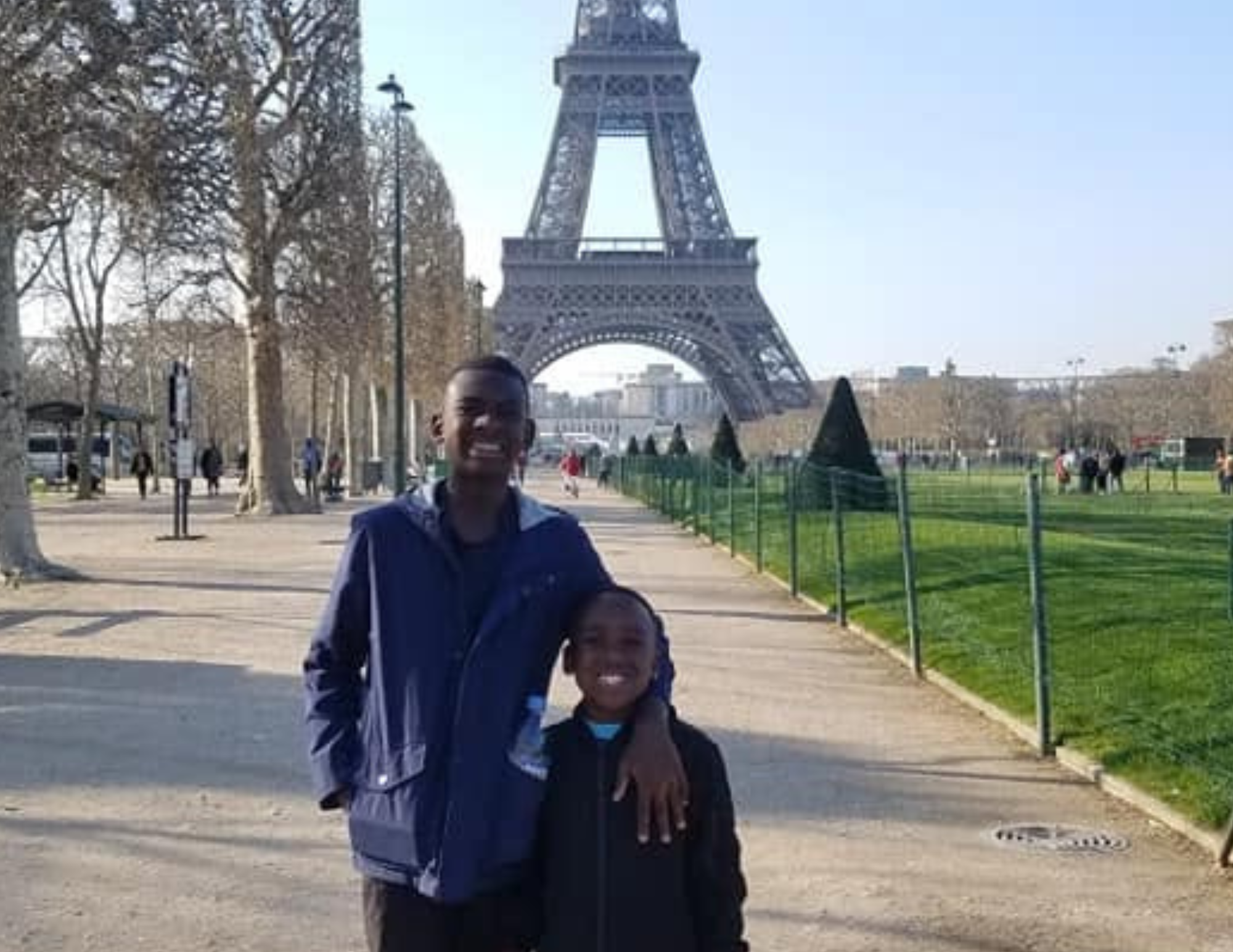 Paris Travel Guide (15).png